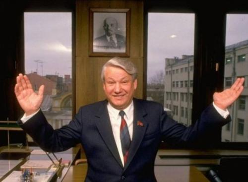 Опасные и скандальные курьезы политиков: кренделек-убийца и драки с кенгуру