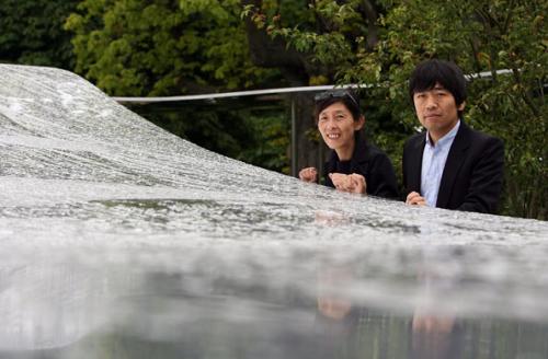 Лондон накрыло зеркальным облаком