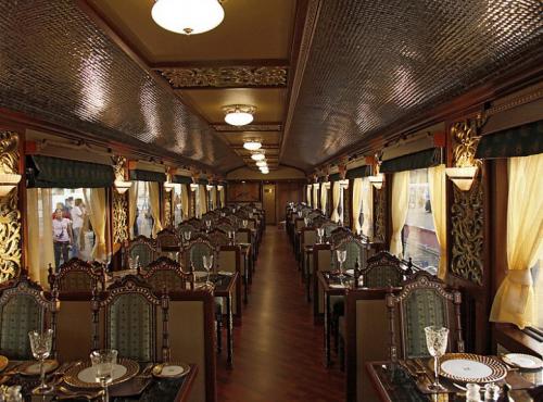 Самый роскошный поезд Индии