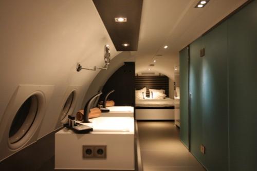 Из Ил-18 сделали отель-"люкс" для двоих