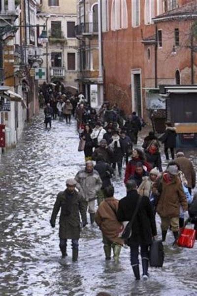 В Венеции — сильнейшее наводнение за последние 22 года