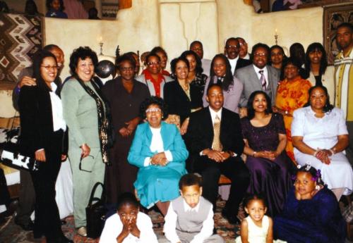 Богатые звезды, которые игнорируют и скрывают бедных родственников