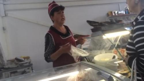 Богатые звезды, которые игнорируют и скрывают бедных родственников