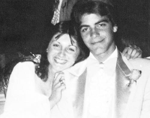 Звезды на выпускном: 20 фото из семейного архива