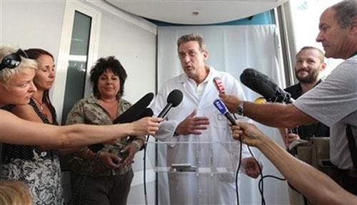 Беременная Джоли устроила стриптиз в акушерской клинике?