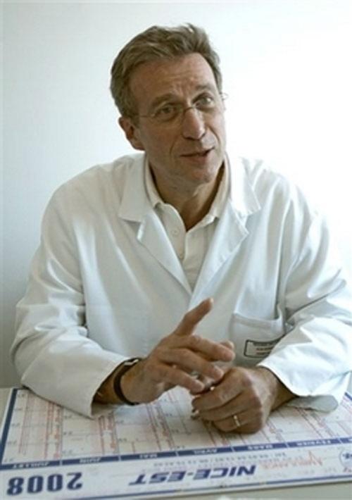 Беременная Джоли устроила стриптиз в акушерской клинике?