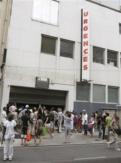 Беременная Джоли устроила стриптиз в акушерской клинике?