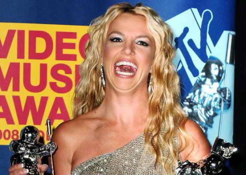 Знаменитости, которым не удалось “сохранить лицо”