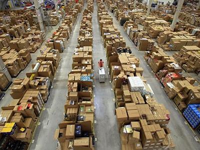 Как выглядят склады Amazon