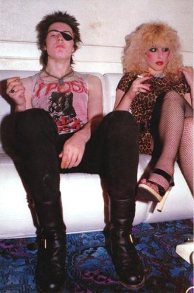 Редкие снимки знаменитостей прошлого и настоящего. Ч.12