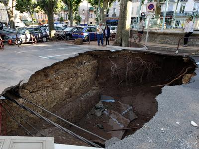 Самые впечатляющие провалы грунта нашей планеты
