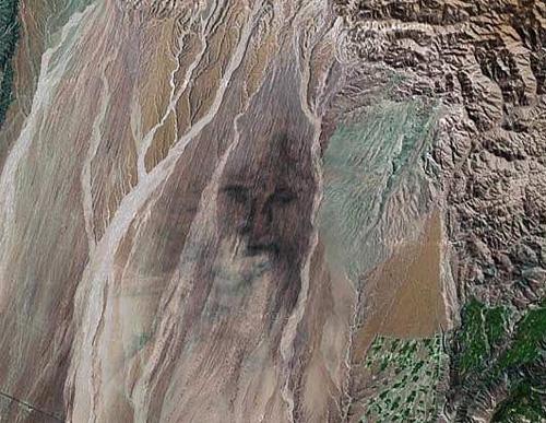 Google Earth открыл  фаллообразные "белые пятна» на карте Земли