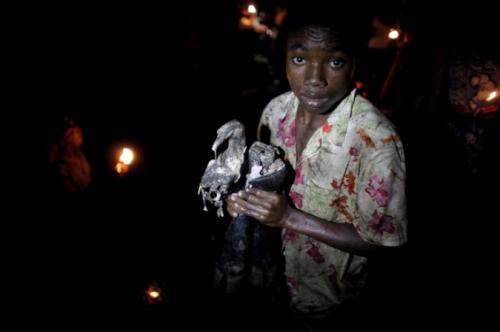 Тысячи поклонников жуткого культа собрались на Гаити