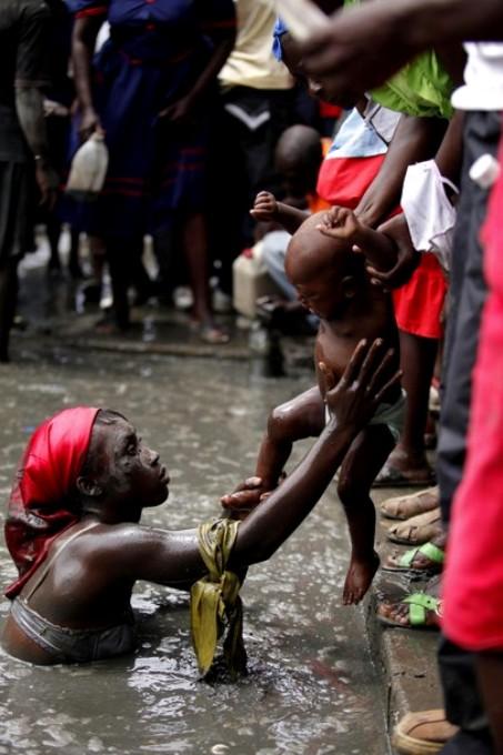 Тысячи поклонников жуткого культа собрались на Гаити