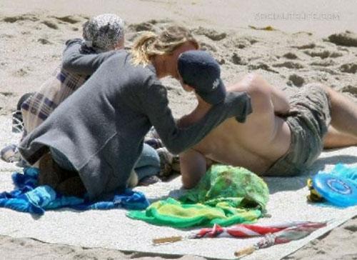 Камерон Диаз предалась любовным играм прямо на пляже