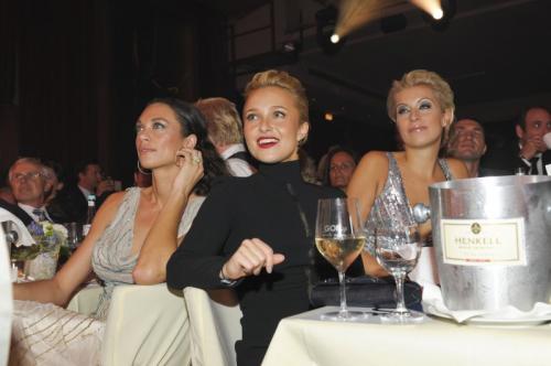 Супербоец и Дюймовочка продолжают  радовать публику