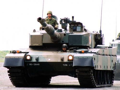 Танк принят на вооружении армии Японии в 1990 году.Тип 90 не поставляется за рубеж, и он никогда не участвовал в реальных боевых действиях.