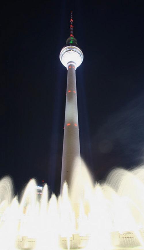 В Германии  началось Светопредставление