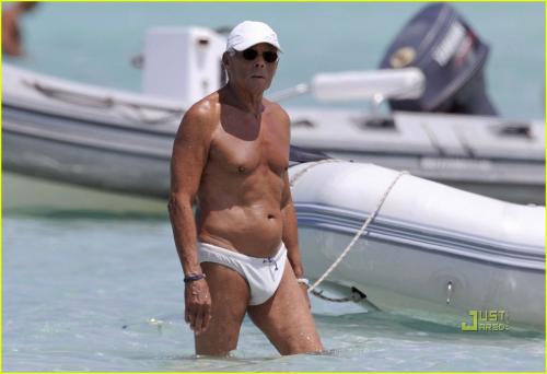 Джорджио Армани поменял трусы