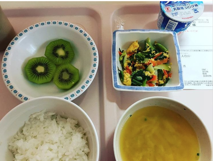 16 примеров того, как выглядит больничная еда в разных странах мира