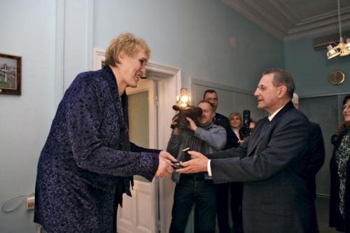 Самые маленькие и самые высокие люди современности