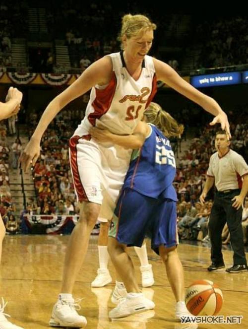 Самые маленькие и самые высокие люди современности