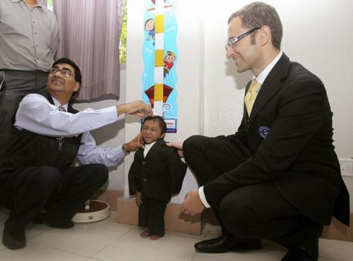 Самые маленькие и самые высокие люди современности