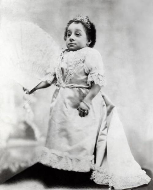 Самые маленькие и самые высокие люди современности