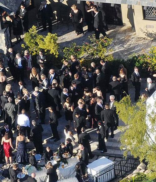 Певица Ферджи вышла замуж