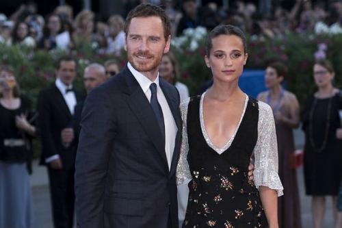 Как выглядят жены и подруги секс-символов Голливуда