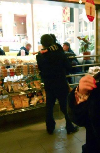 Семейство Джоли-Питт отобедало в забегаловке