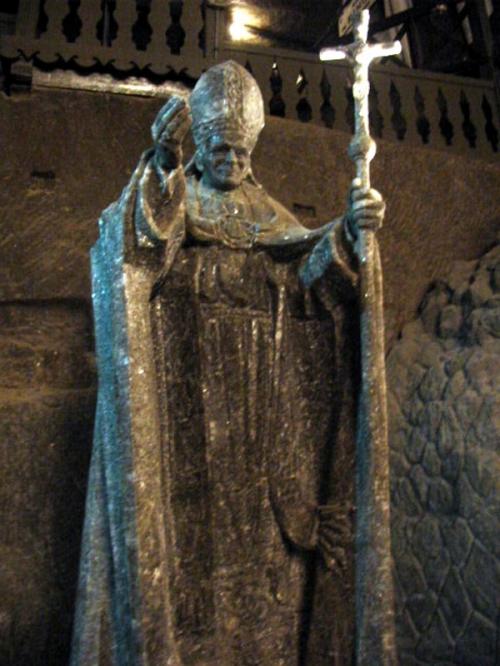 Соляной город раскинулся на глубине 327 метров