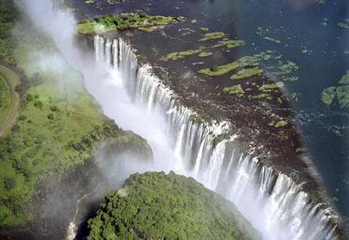 Экстремальное омовение в  «Купели дьявола»