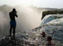 Экстремальное омовение в  «Купели дьявола»