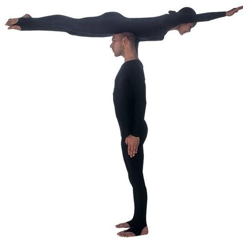 Участники танцевальной группы создали «живой алфавит»