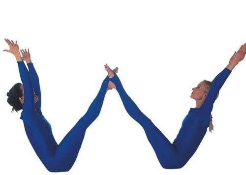 Участники танцевальной группы создали «живой алфавит»