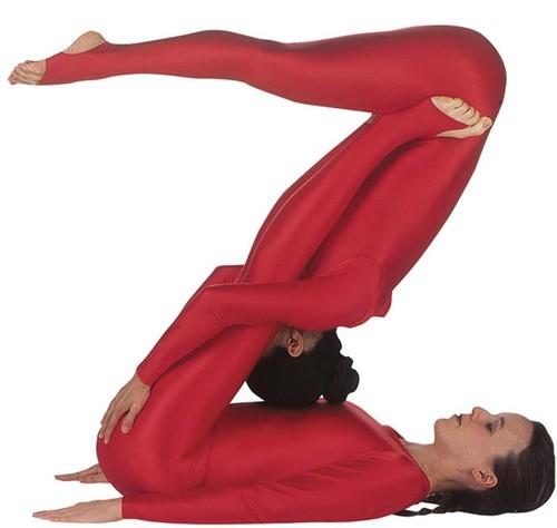 Участники танцевальной группы создали «живой алфавит»