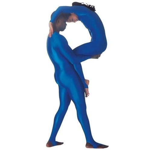 Участники танцевальной группы создали «живой алфавит»