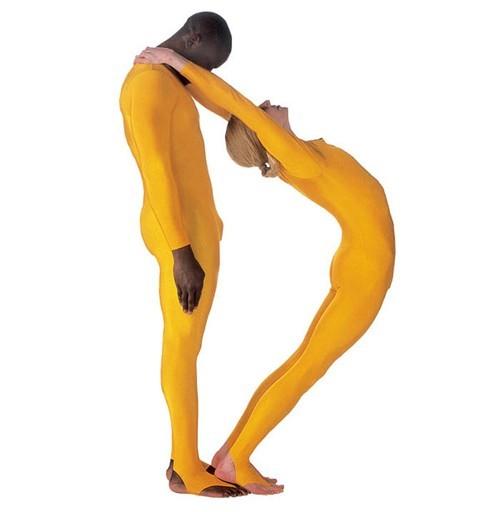 Участники танцевальной группы создали «живой алфавит»