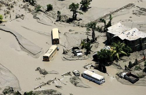 Ураган "Айк" начудил на 100 миллиардов долларов