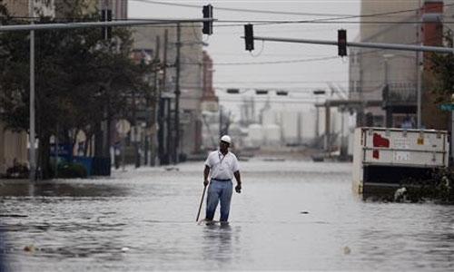 Ураган "Айк" начудил на 100 миллиардов долларов