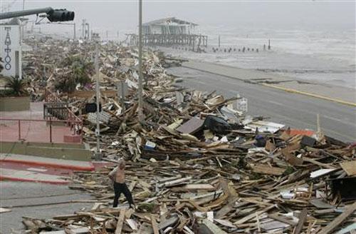 Ураган "Айк" начудил на 100 миллиардов долларов