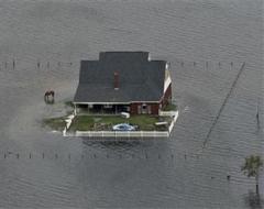 Ураган "Айк" начудил на 100 миллиардов долларов