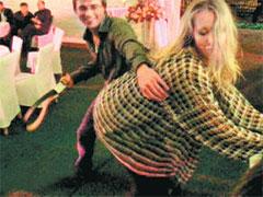 Собчак отшлёпали на вечеринке по приказу Баскова