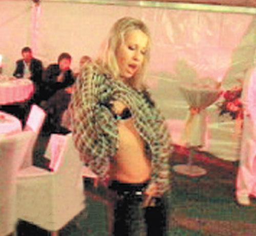 Собчак отшлёпали на вечеринке по приказу Баскова