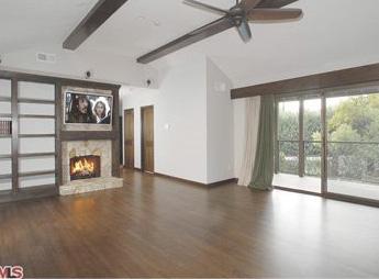 Эштон Катчер продает холостяцкое гнездо