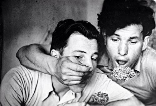 Неизвестные фото известных людей, которые привлекут ваше внимание