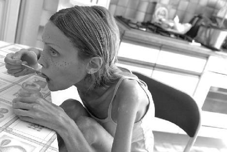 Изабель Каро: модель "с лицом трупа"