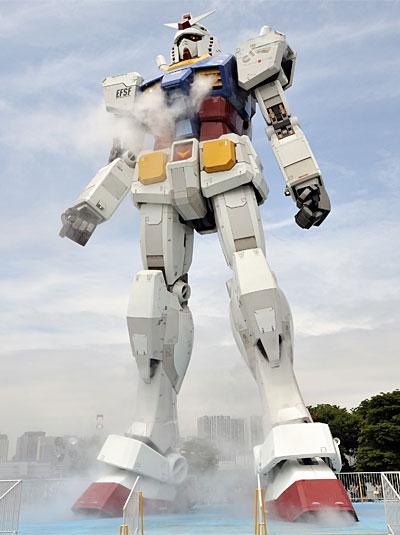 Робот высотой с семиэтажный дом поселился в центре Токио