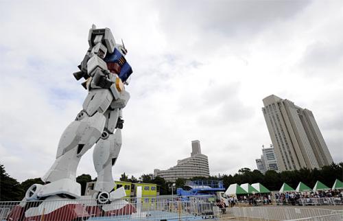 Робот высотой с семиэтажный дом поселился в центре Токио